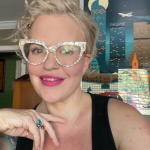 Meet your Posher, Jen